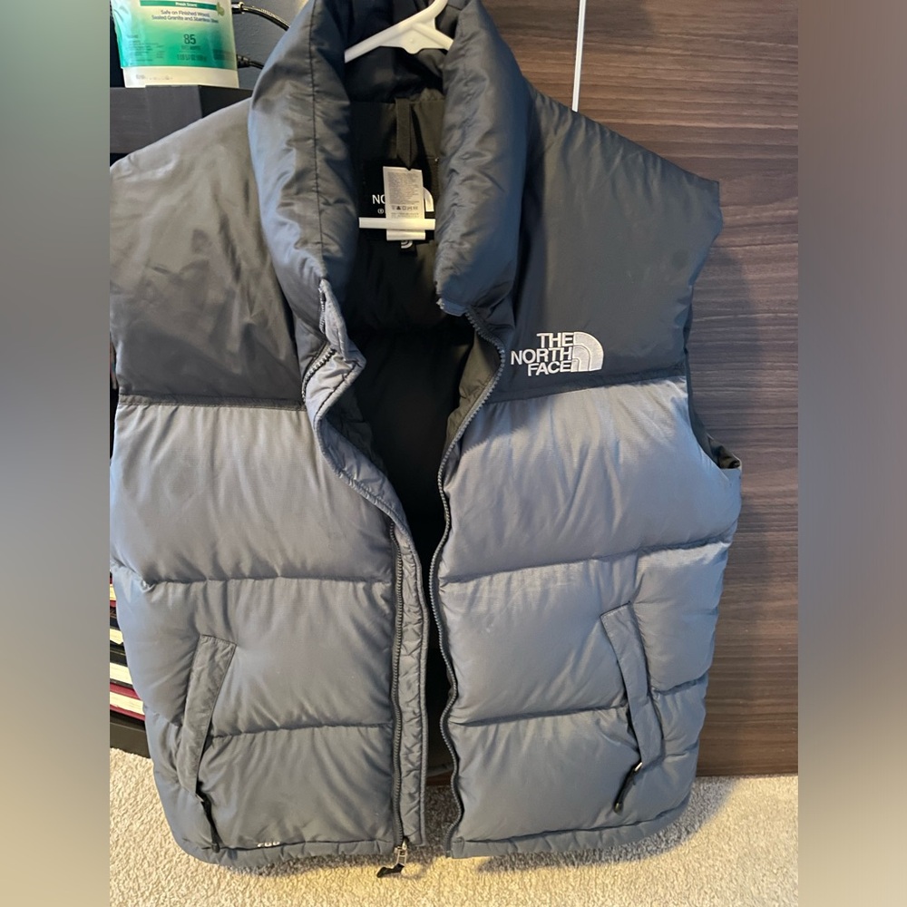 The North Face Large puffy vest 2 tone gray